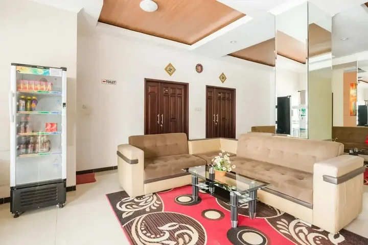 Маланг: Hasanah Guest House Gajayana by Reddoorz