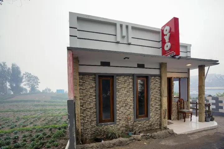 Надисари: OYO 2126 Bromo Indah Homestay