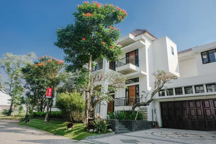 Маланг: OYO 1110 Ijen Butik House