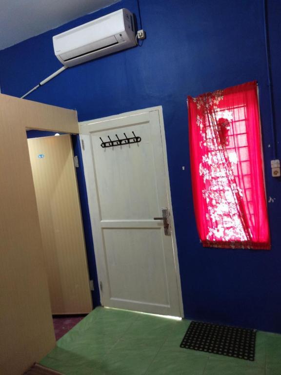 Медан: Kost 748 At (Ii)