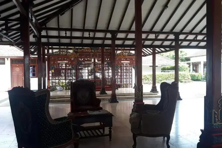 Сурабая: Koolkost at Tenggilis - Minimum Stay 30 Nights
