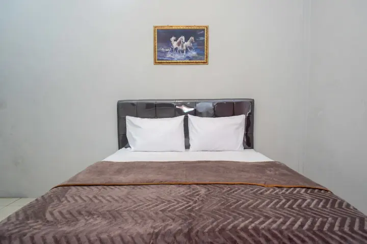 Сукохарджо: RedDoorz near Patung Kuda Solo Baru