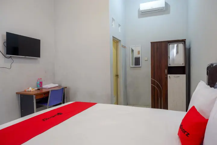 Сукохарджо: RedDoorz near Patung Kuda Solo Baru