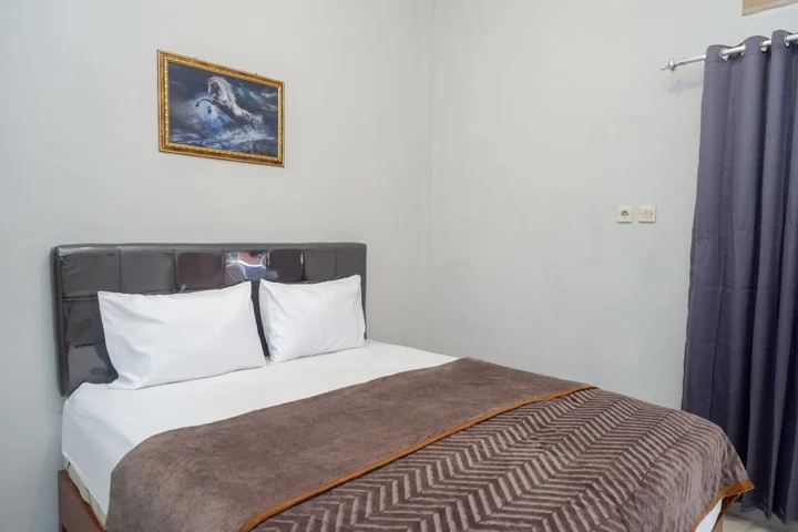 Сукохарджо: RedDoorz near Patung Kuda Solo Baru