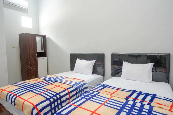 Сукохарджо: RedDoorz near Patung Kuda Solo Baru