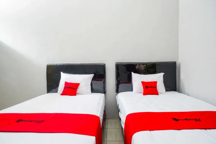 Сукохарджо: RedDoorz near Patung Kuda Solo Baru