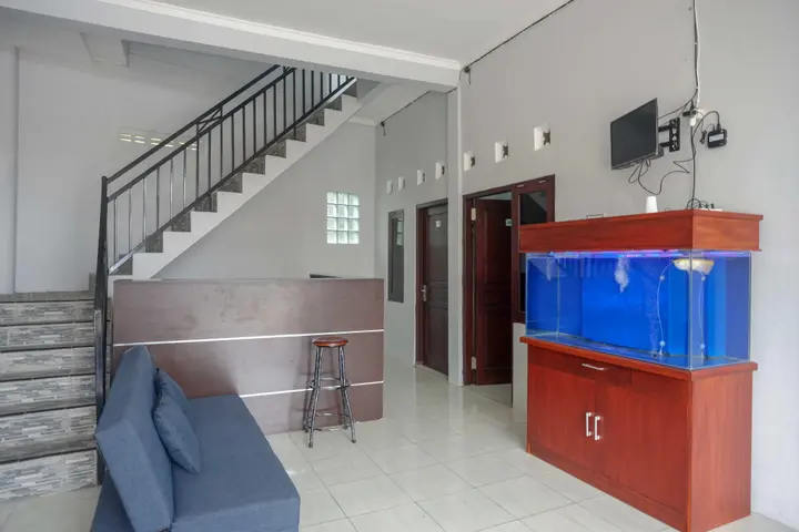 Сукохарджо: RedDoorz near Patung Kuda Solo Baru