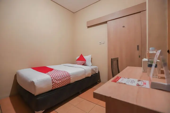 Тангеранг: OYO 298 Gemilang Guesthouse