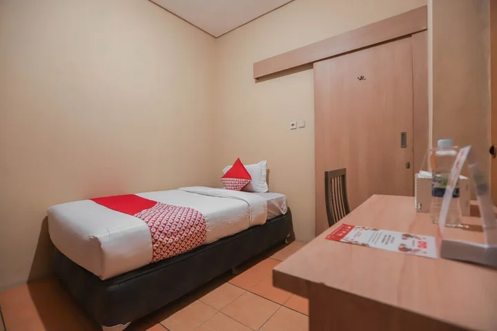 Тангеранг: OYO 298 Gemilang Guesthouse