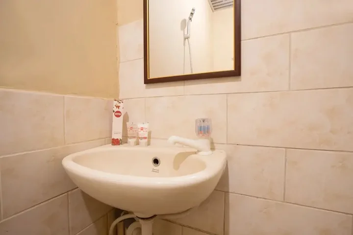 Тангеранг: OYO 298 Gemilang Guesthouse