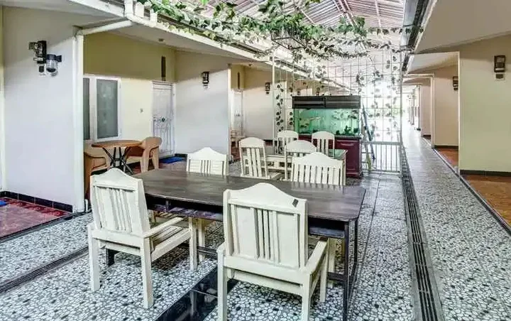 Палу: OYO 90969 Nirwana Guest House
