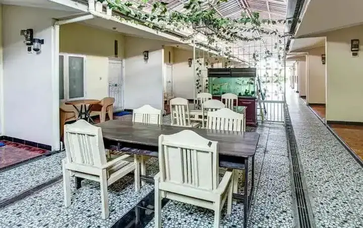 Палу: OYO 90969 Nirwana Guest House