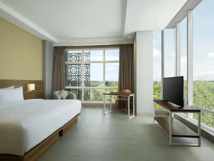 Батуретно: Hotel Santika Gunung Kidul