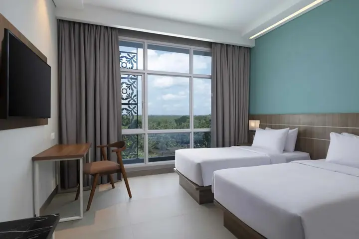 Батуретно: Hotel Santika Gunung Kidul