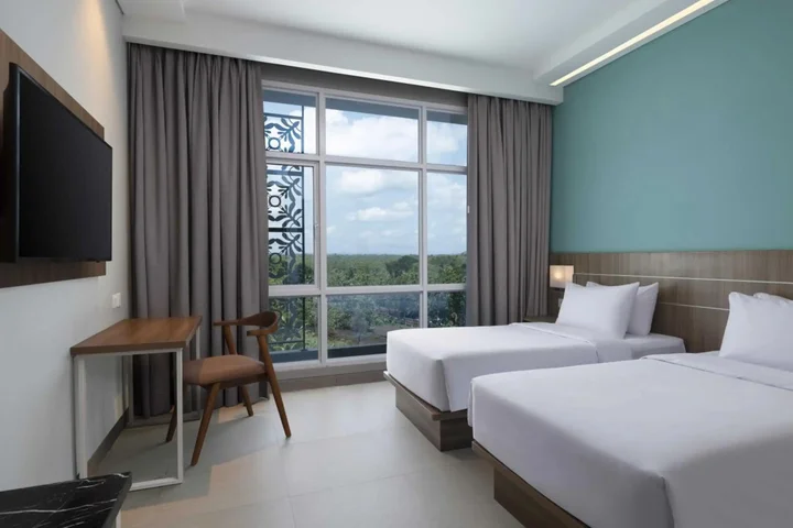 Батуретно: Hotel Santika Gunung Kidul