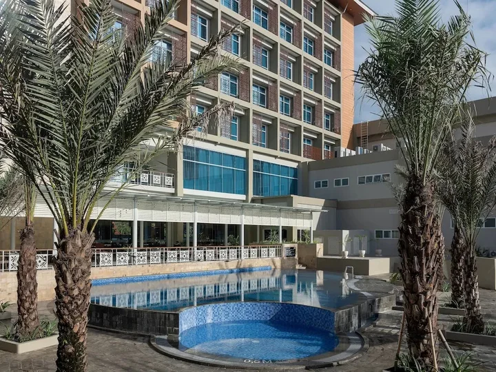 Батуретно: Hotel Santika Gunung Kidul