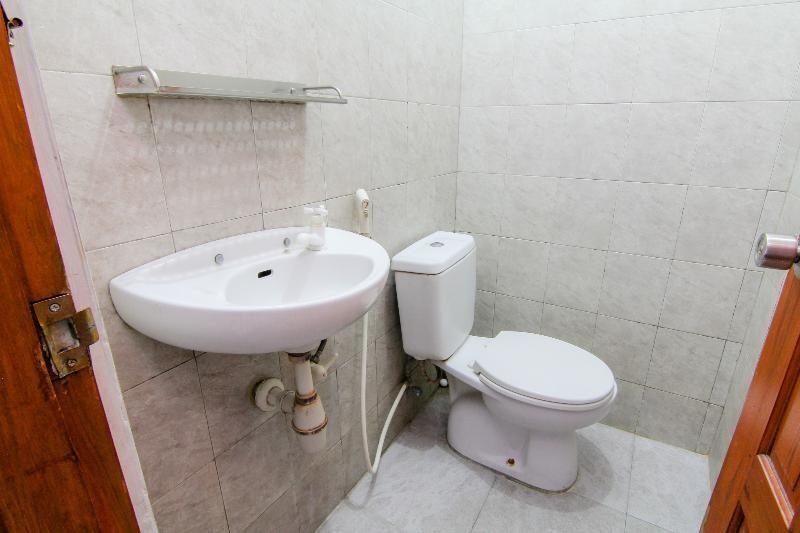 Депок: Embe Enem Homestay by ZUZU