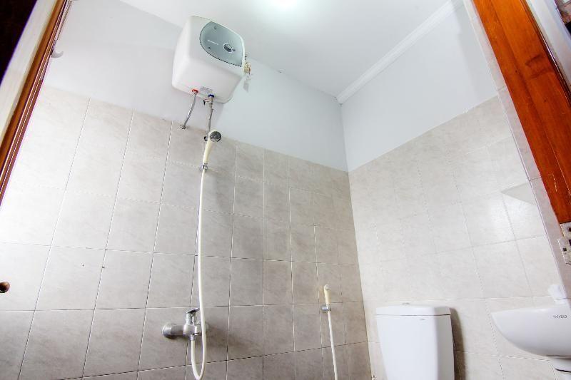 Депок: Embe Enem Homestay by ZUZU