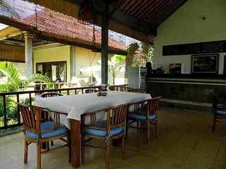 Бунутан: Bali Bhuana Beach Cottages