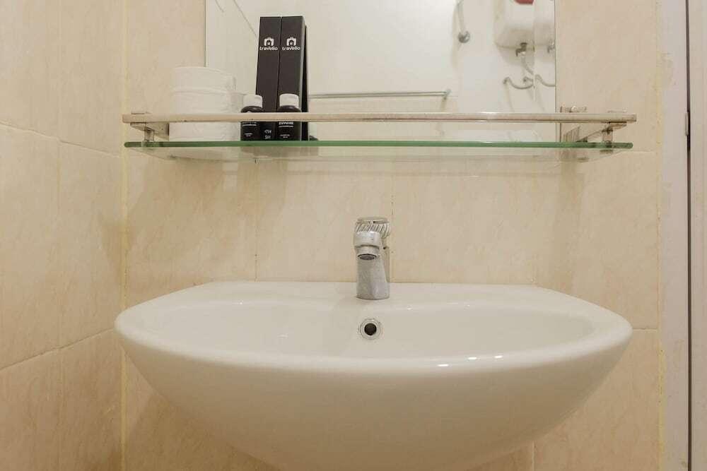 Депок: Strategic Studio Room Park View Condominium Apartment