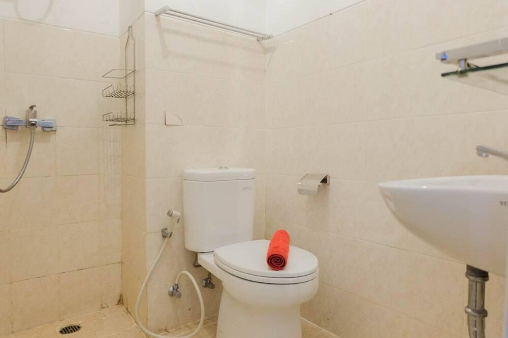 Депок: Strategic Studio Room Park View Condominium Apartment