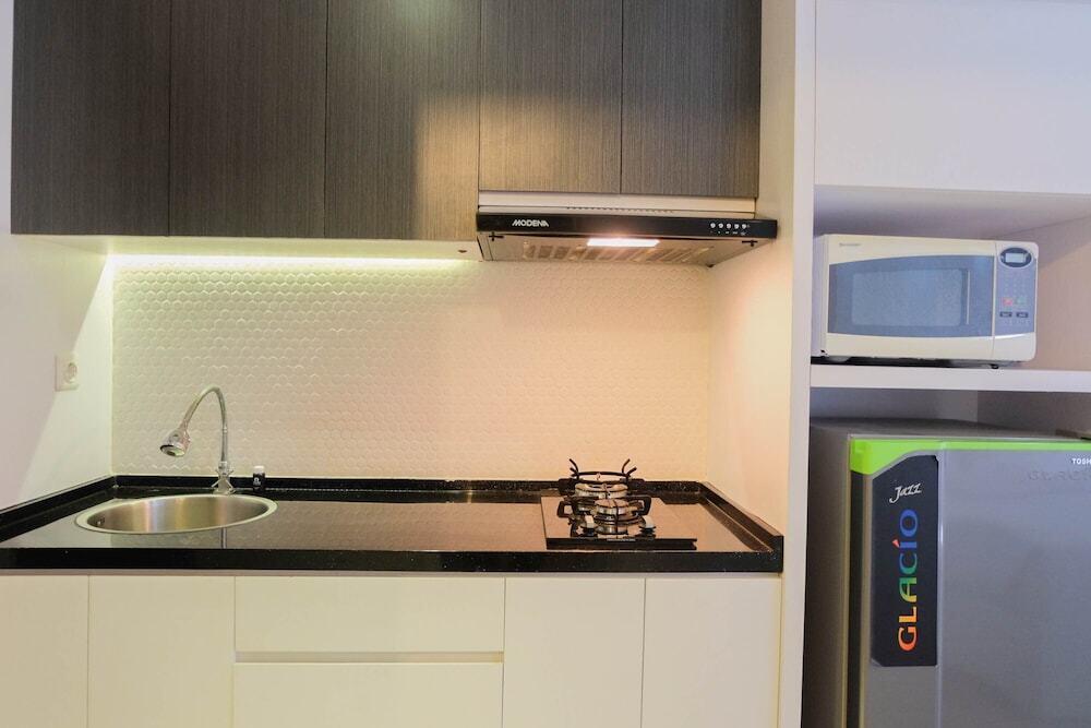 Депок: Strategic Studio Room Park View Condominium Apartment