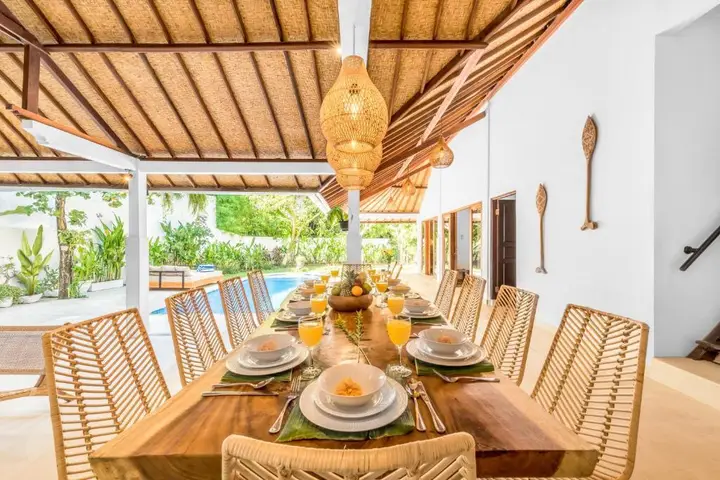 Villa Barcelona - Private 5 BDR Villa in Seminyak, Best Location, large Pool & Garden — фото 1