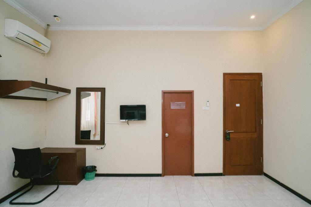 Маланг: Urbanview Hotel Griya Surya Malang by RedDoorz