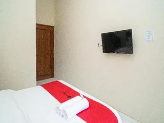Маланг: RedDoorz near Universitas Merdeka Malang 2
