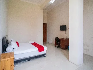Маланг: RedDoorz near Universitas Merdeka Malang 2