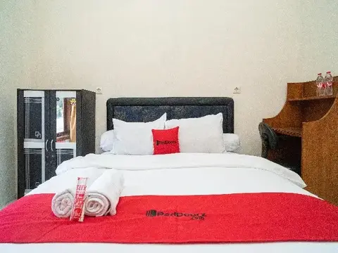 Маланг: RedDoorz near Universitas Merdeka Malang 2