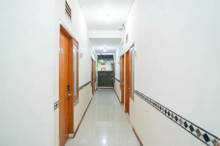 Маланг: RedDoorz near Terminal Arjosari 2