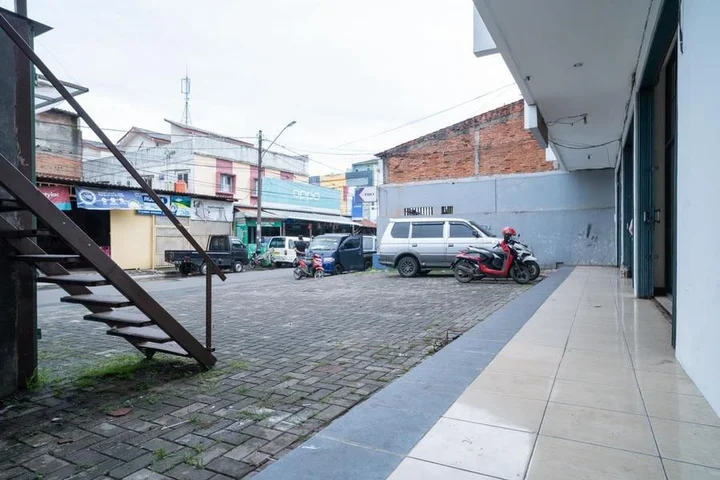 Тангеранг: RedDoorz near Stasiun Tangerang