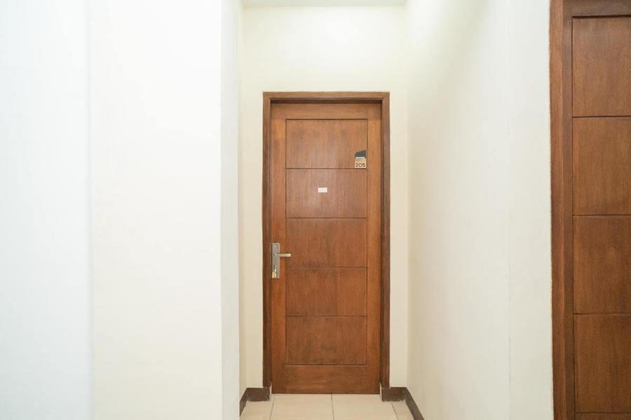 Тангеранг: RedDoorz near Stasiun Tangerang