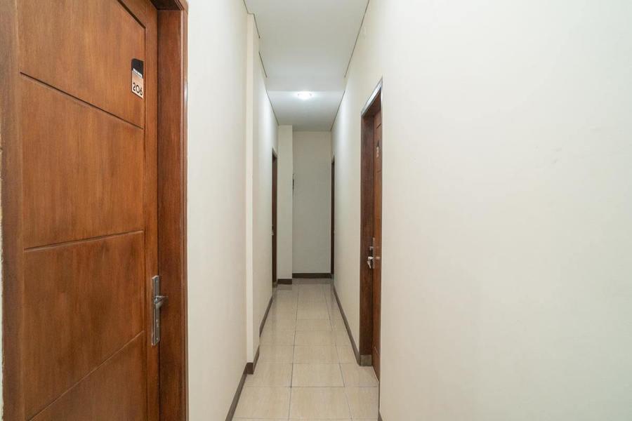 Тангеранг: RedDoorz near Stasiun Tangerang