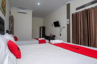 Депок: RedDoorz Syariah near RS Hermina Yogyakarta