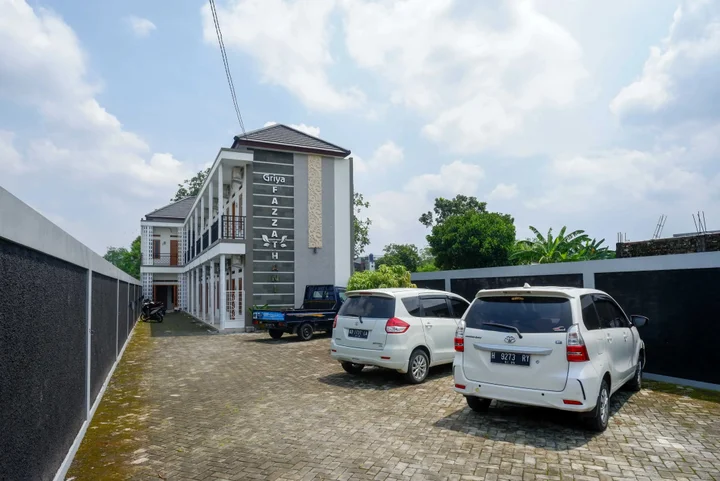 Депок: RedDoorz Syariah near RS Hermina Yogyakarta