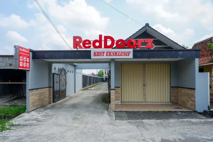Депок: RedDoorz Syariah near RS Hermina Yogyakarta
