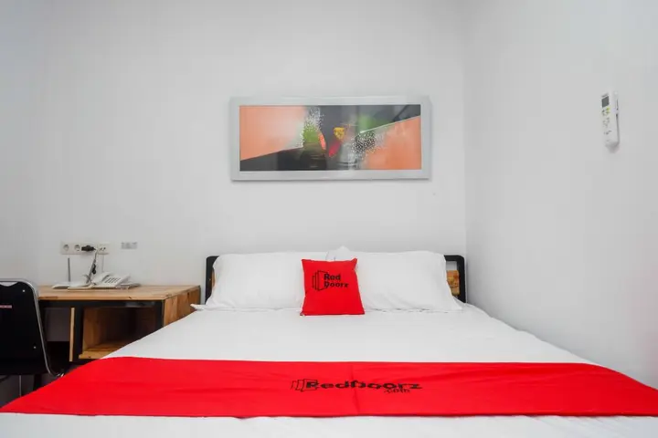 Семаранг: RedDoorz Plus near Patung Kuda Undip