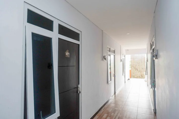 Семаранг: RedDoorz Plus near Patung Kuda Undip