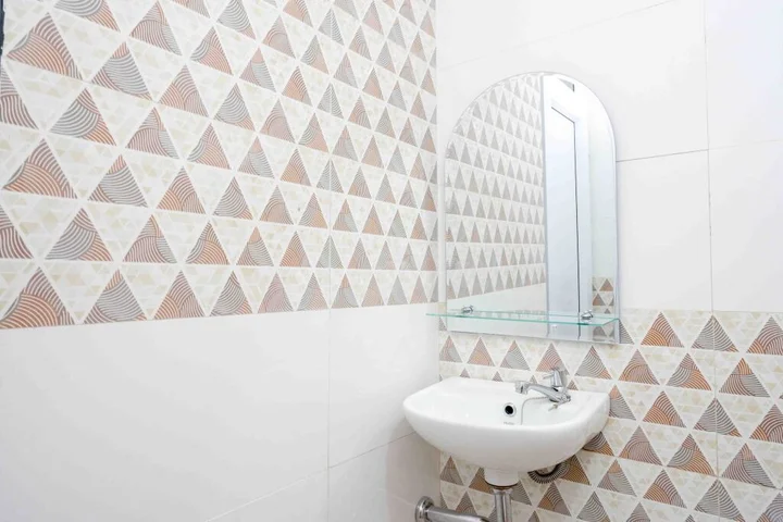 Семаранг: RedDoorz Plus near Patung Kuda Undip