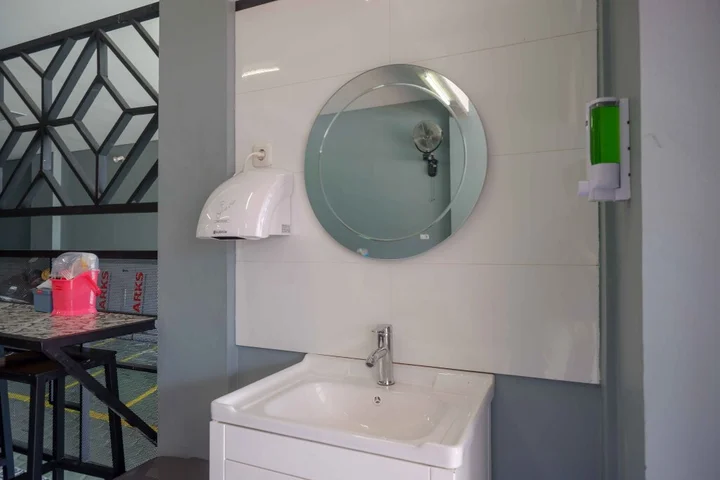 Семаранг: RedDoorz Plus near Patung Kuda Undip