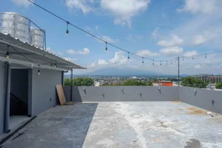 Семаранг: RedDoorz Plus near Patung Kuda Undip