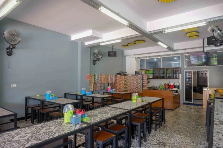 Семаранг: RedDoorz Plus near Patung Kuda Undip