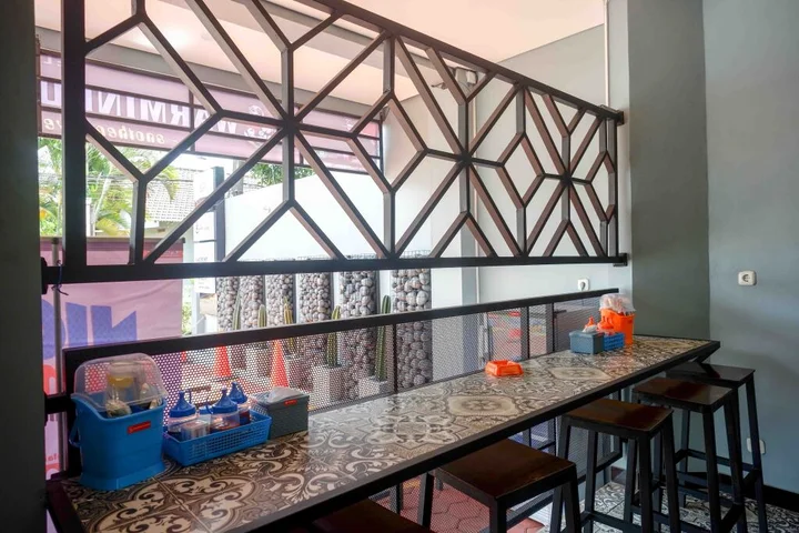 Семаранг: RedDoorz Plus near Patung Kuda Undip