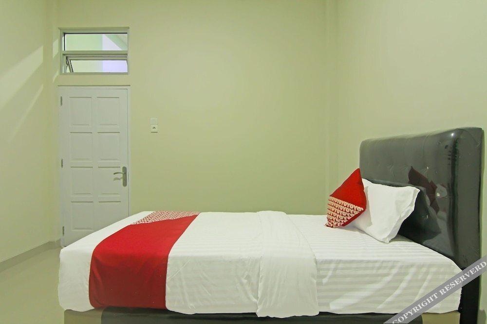 Паданг: Utama Residence