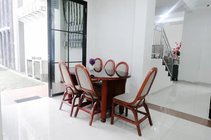 Маланг: Reddoorz Near Cyber Mall