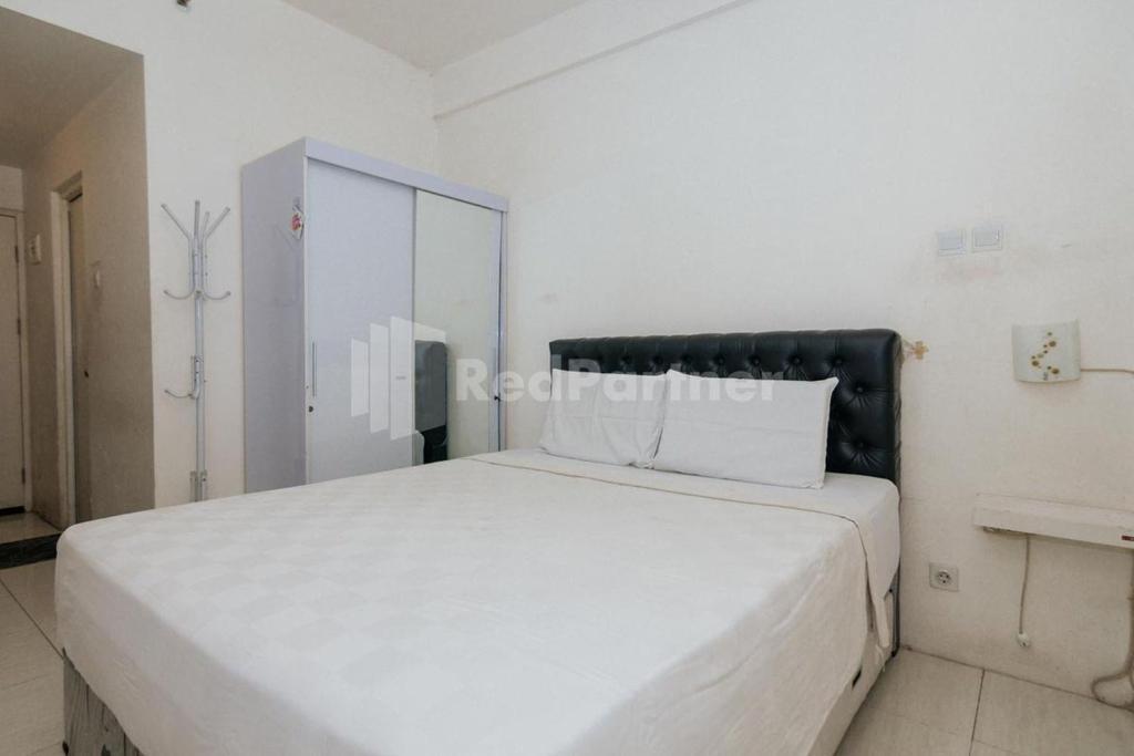 RedLiving Apartemen Skylounge Tamansari - Vanez Room — фото 1