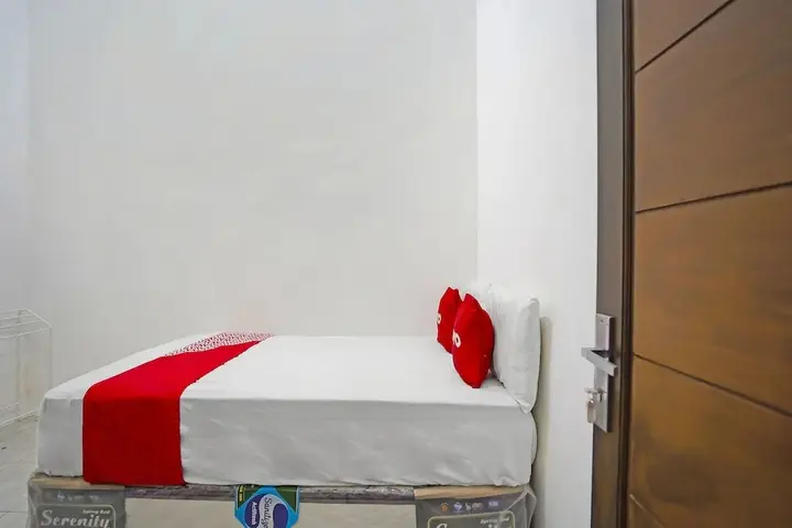 Сурабая: OYO 91746 Kost Sedati Syariah