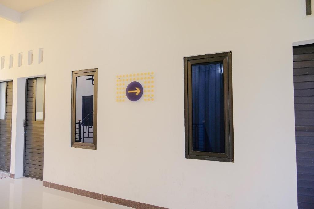 TF Homestay near Alun Alun Caruban — фото 2